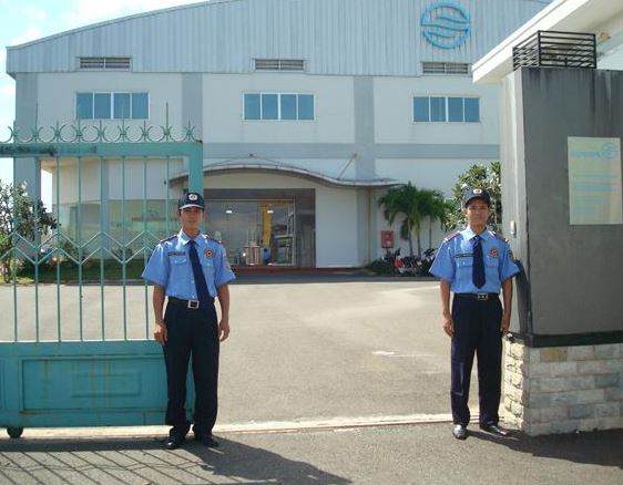 Nghiệp vụ bảo vệ tại cổng chính nhà máy